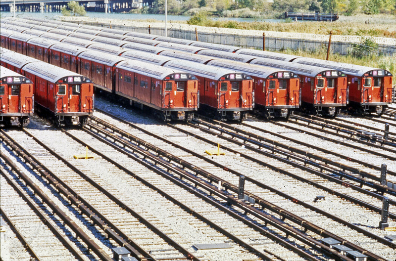 Illustration for article titled 37 Rare and Beautiful Images of the NYC Subway in the 1980s